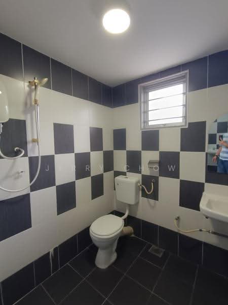 Rumah Berkembar untuk Dijual di New Pasir Puteh (Ipoh) - Jerry Chow - Bathroom - PropertyGuru.com.my