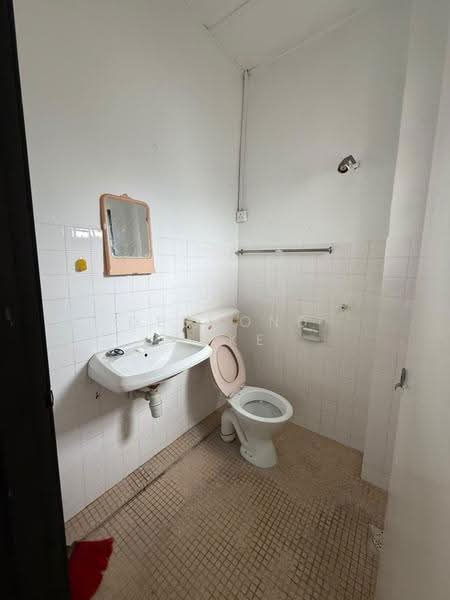 2-storey Terraced House for Rent in Ampang (Kuala Lumpur) - Desmond Loke - Bathroom - PropertyGuru.com.my