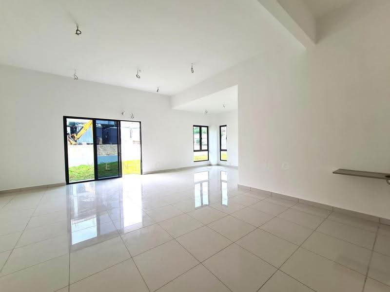 Rumah Berkembar untuk Dijual di Bandar Kinrara (Selangor) - Venice Chong - Living Room - PropertyGuru.com.my