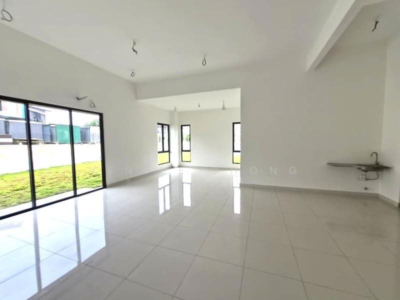 Rumah Berkembar untuk Dijual di Bandar Kinrara (Selangor) - Venice Chong - Living Room - PropertyGuru.com.my