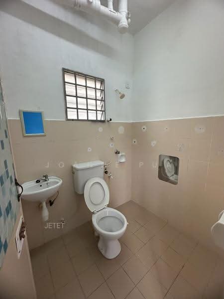 Apartment for Rent at Pangsapuri Kasuarina - Joanne Pua - Bathroom - PropertyGuru.com.my