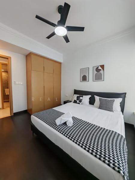 Kondominium untuk Dijual di R&F Princess Cove Phase 2-Seine Region - Real Chew - Bedroom - PropertyGuru.com.my