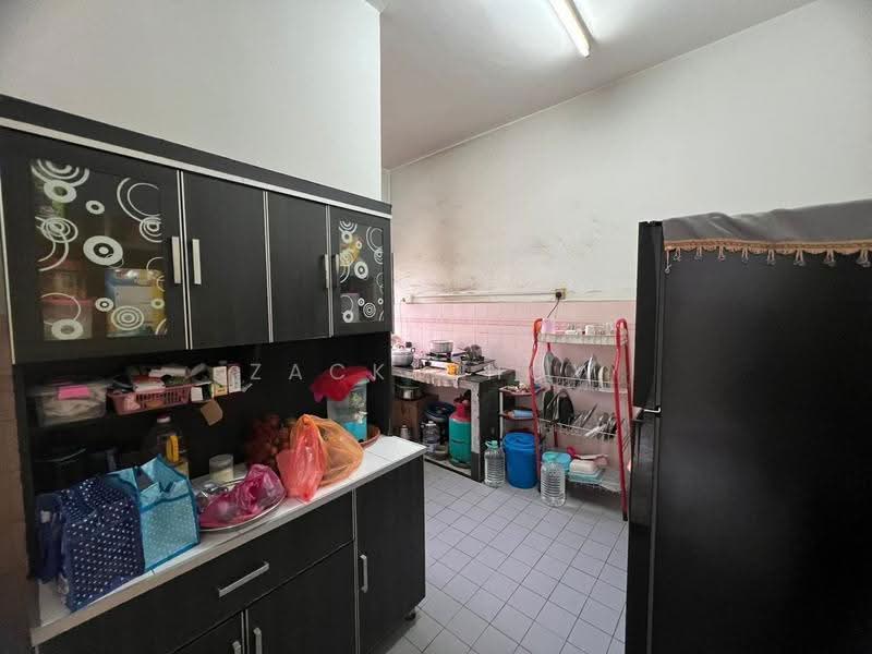 Rumah Teres 2-Tingkat untuk Dijual di Taman Sri Putri (Skudai) - Zack Chow - Kitchen - PropertyGuru.com.my