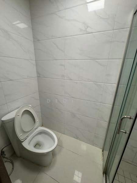 Pangsapuri untuk Disewa di Regalia Park @ Forest City - Dedi . - Bathroom - PropertyGuru.com.my
