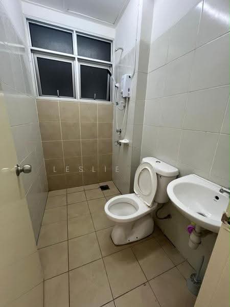 Pangsapuri untuk Dijual di Residensi Bintawa Riverfront (PR1MA @ Bintawa Riverfront) - Leslie Loi - Bathroom - PropertyGuru.com.my