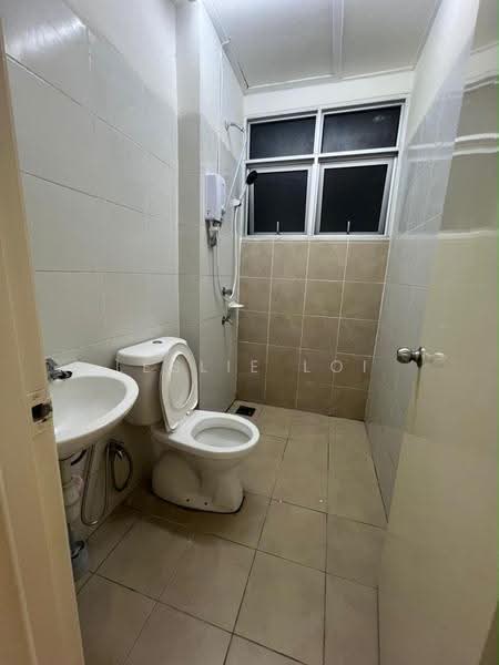 Pangsapuri untuk Dijual di Residensi Bintawa Riverfront (PR1MA @ Bintawa Riverfront) - Leslie Loi - Bathroom - PropertyGuru.com.my