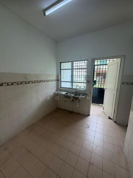 2-storey Terraced House for Sale in Putra Heights (Subang Jaya) - Yao Tan - Kitchen - PropertyGuru.com.my