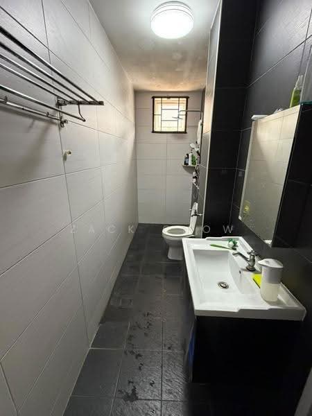 2-storey Terraced House for Sale in Taman Molek (Johor Bahru) - Zack Chow - Bathroom - PropertyGuru.com.my