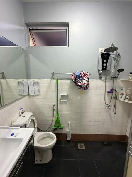 2-storey Terraced House for Sale in Taman Molek (Johor Bahru) - Zack Chow - Bathroom - PropertyGuru.com.my