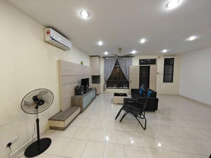 Rumah Teres 2-Tingkat untuk Dijual di Setia Tropika (Johor Bahru) - Nelson Tan Poh Kiong - Living Room - PropertyGuru.com.my