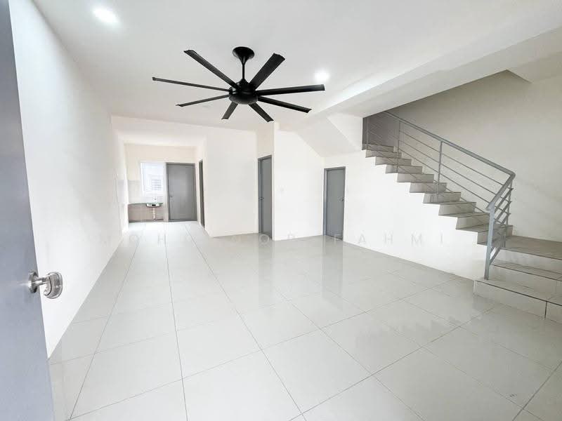 Rumah Teres untuk Dijual di Banting (Selangor) - Mohd Nor Fahmi - Living Room - PropertyGuru.com.my