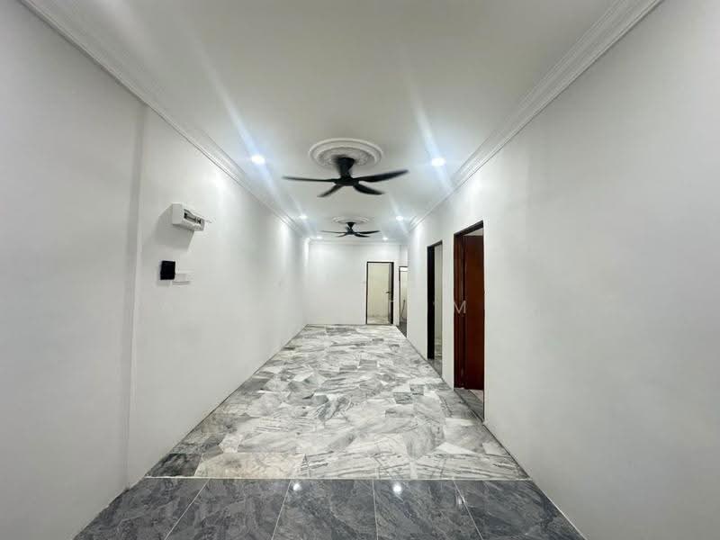 1-storey Terraced House for Sale in Taman Cempaka (Senawang) - Azrul Othman - Corridor - PropertyGuru.com.my