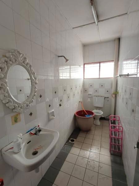 2.5-storey Terraced House for Sale in Taman Sri Bintang (Kepong) - Yau Thai Soo - Bathroom - PropertyGuru.com.my