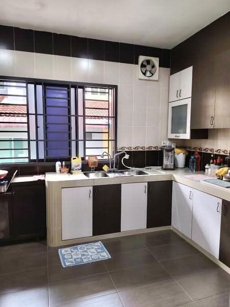 Rumah Teres 2-Tingkat untuk Dijual di Taman Ehsan Jaya (Ulu Tiram) - Mars Hoe - Kitchen - PropertyGuru.com.my