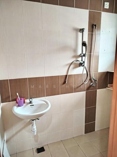 Rumah Teres 2-Tingkat untuk Dijual di Taman Ehsan Jaya (Ulu Tiram) - Mars Hoe - Bathroom - PropertyGuru.com.my