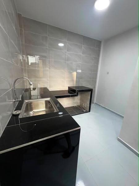 Rumah Flat untuk Disewa di Bandar Baru Kangkar Pulai - Sha Saravanan - Kitchen - PropertyGuru.com.my