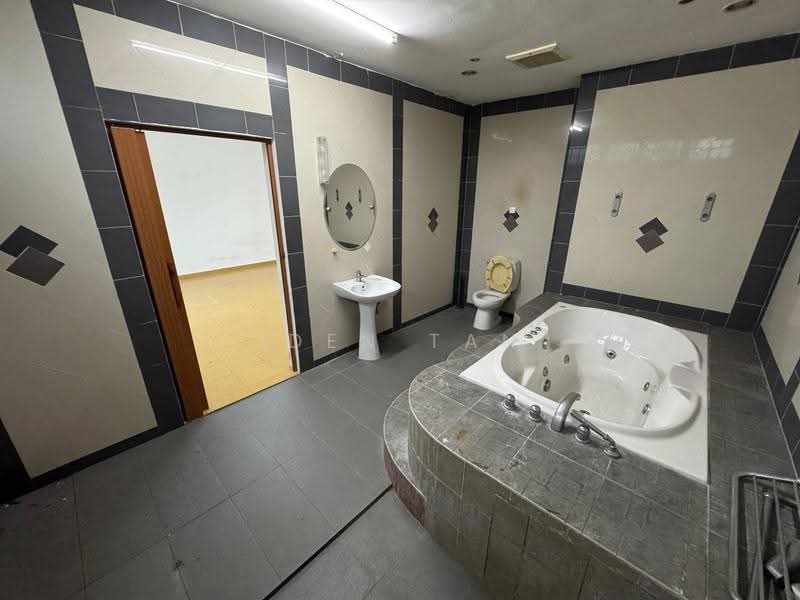 Rumah Teres 1-Tingkat untuk Dijual di Taman Puteri Wangsa (Ulu Tiram) - Iden Tan - Bathroom - PropertyGuru.com.my