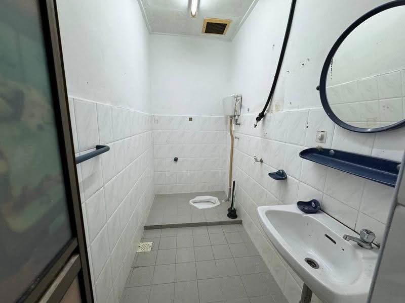 Rumah Teres 1-Tingkat untuk Dijual di Taman Puteri Wangsa (Ulu Tiram) - Iden Tan - Bathroom - PropertyGuru.com.my