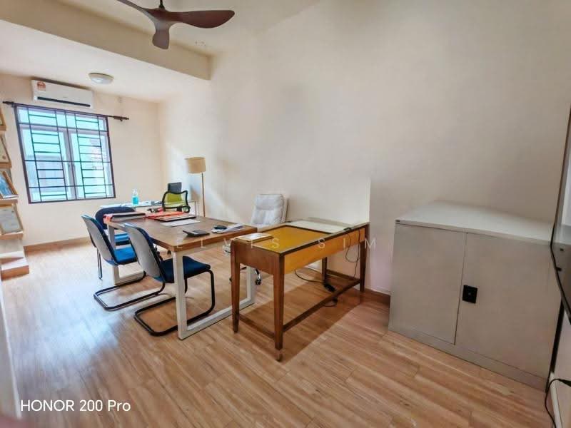 Rumah Teres 2-Tingkat untuk Disewa di Bandar Seri Alam (Masai) - Elvis Sim - Study - PropertyGuru.com.my