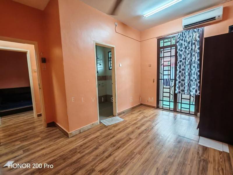 Rumah Teres 2-Tingkat untuk Disewa di Bandar Seri Alam (Masai) - Elvis Sim - Living Room - PropertyGuru.com.my