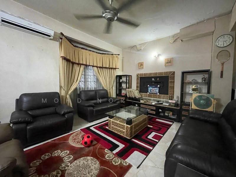 Rumah Teres 2-Tingkat untuk Dijual di Taman Pandan Indah (Ampang) - Mohd Nor Fahmi - Living Room - PropertyGuru.com.my