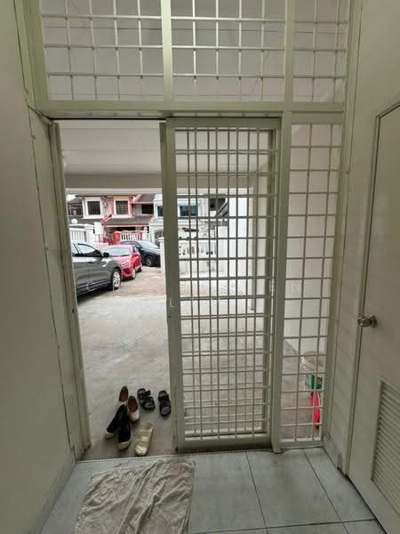 Rumah Teres 2-Tingkat untuk Disewa di Taman Desa Tebrau (Tebrau) - Chia Shien Lim - Entrance - PropertyGuru.com.my