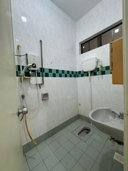 Rumah Teres 2-Tingkat untuk Disewa di Taman Desa Tebrau (Tebrau) - Chia Shien Lim - Bathroom - PropertyGuru.com.my