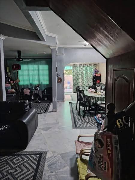 Rumah Teres 2-Tingkat untuk Dijual di Taman Cheras Perdana (Cheras) - Kah Hing - Living Room - PropertyGuru.com.my