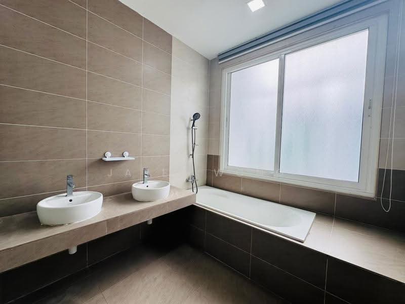 Rumah Berkembar untuk Disewa di Cyberjaya (Selangor) - Jared Wong - Bathroom - PropertyGuru.com.my