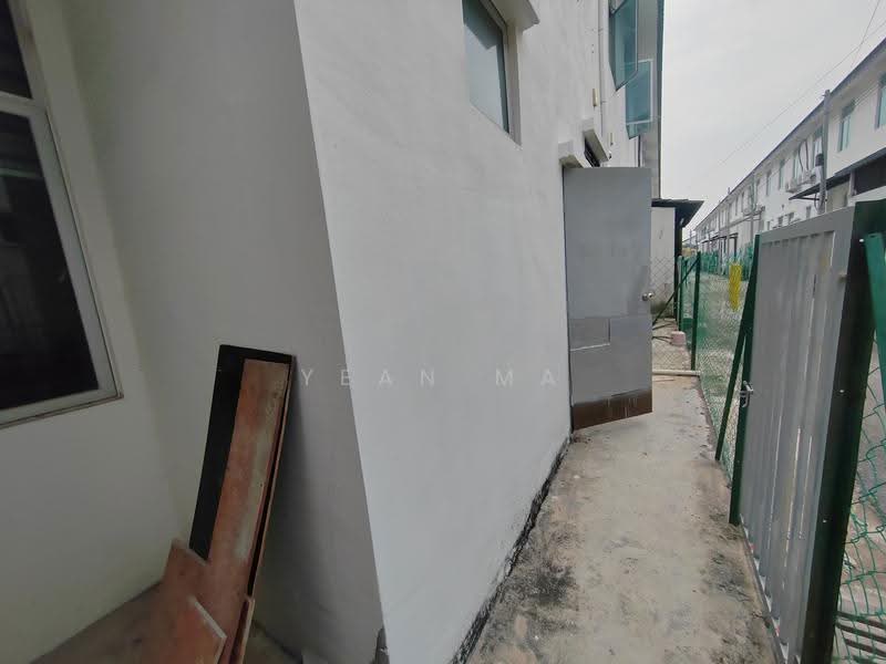 Terraced House for Rent in Taman Kundang Jaya (Rawang) - Yean Ma - Exterior - PropertyGuru.com.my