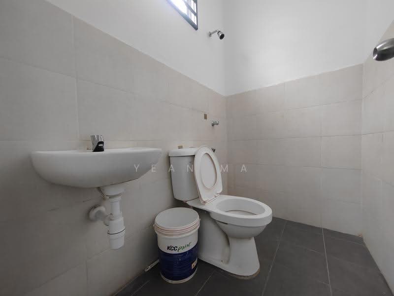 Terraced House for Rent in Taman Kundang Jaya (Rawang) - Yean Ma - Bathroom - PropertyGuru.com.my