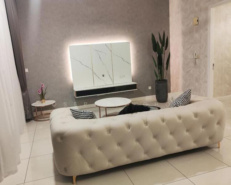 Kediaman Servis untuk Dijual di Setia SKY Residences - Josephine Chou - Living Room - PropertyGuru.com.my