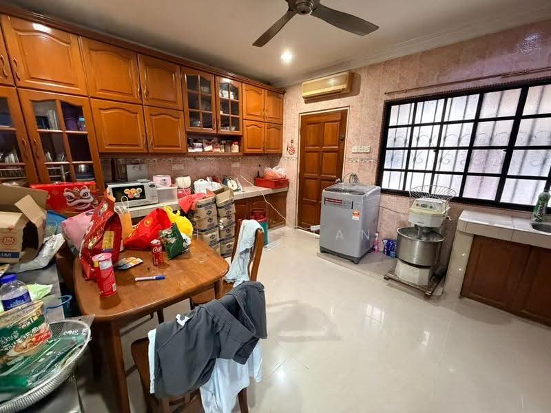 2-storey Terraced House for Sale in Bandar Bukit Raja (Klang) - Chloe Tan - Kitchen - PropertyGuru.com.my