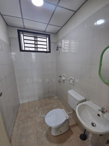 Kediaman Servis untuk Dijual di Nusa Perdana Serviced Apartment - Cindy Lim - Bathroom - PropertyGuru.com.my
