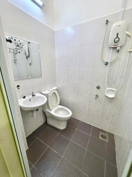 2-storey Terraced House for Rent in Taman Mutiara Rini (Skudai) - Jeny Loo - Bathroom - PropertyGuru.com.my