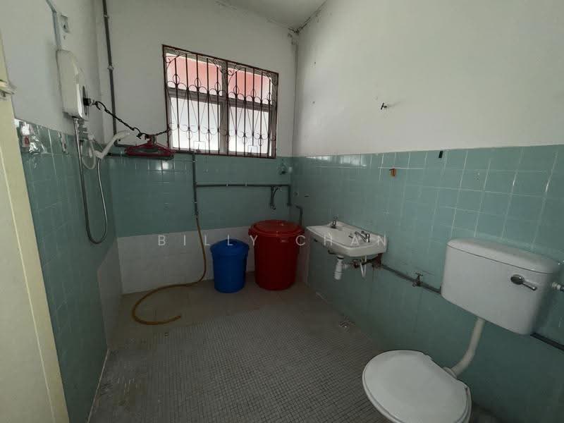 2-storey Terraced House for Sale in Jalan Klang Lama (Old Klang Road) (Kuala Lumpur) - Billy Chan - Bathroom - PropertyGuru.com.my