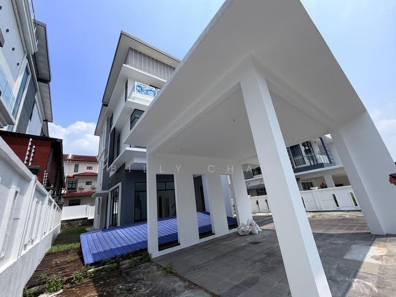 Bungalow House for Sale in Serdang (Seri Kembangan) - Billy Chan - Exterior - PropertyGuru.com.my
