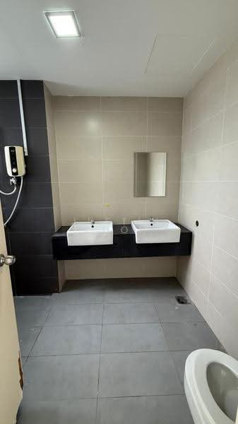 Kediaman Servis untuk Disewa di You Residences @ You City - Justin Chon - Bathroom - PropertyGuru.com.my