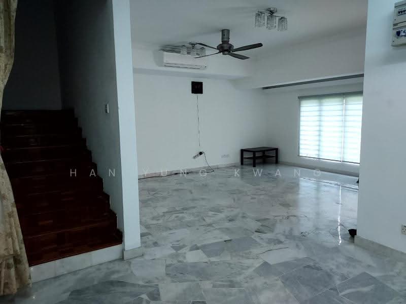Rumah Teres 2-Tingkat untuk Dijual di Putra Heights (Subang Jaya) - Han Yung Kwang - Living Room - PropertyGuru.com.my