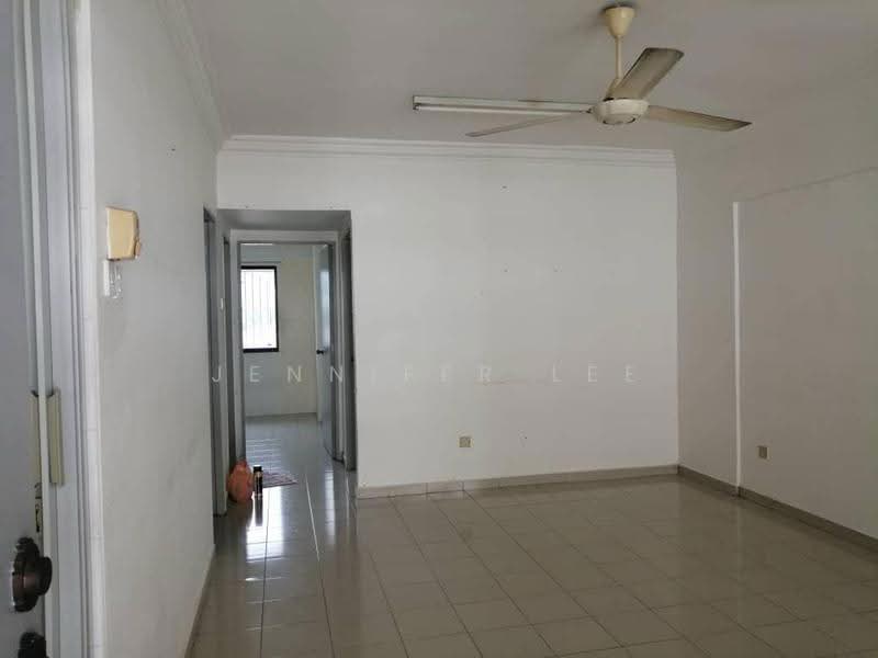 Pangsapuri untuk Dijual di Eastern Court - Jennifer Lee - Living Room - PropertyGuru.com.my
