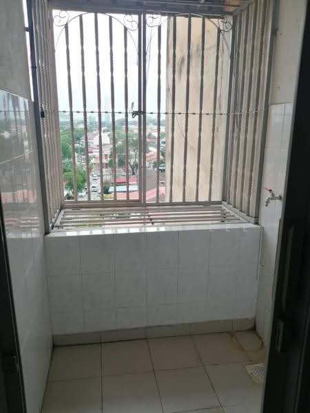 Pangsapuri untuk Dijual di Eastern Court - Jennifer Lee - Balcony - PropertyGuru.com.my