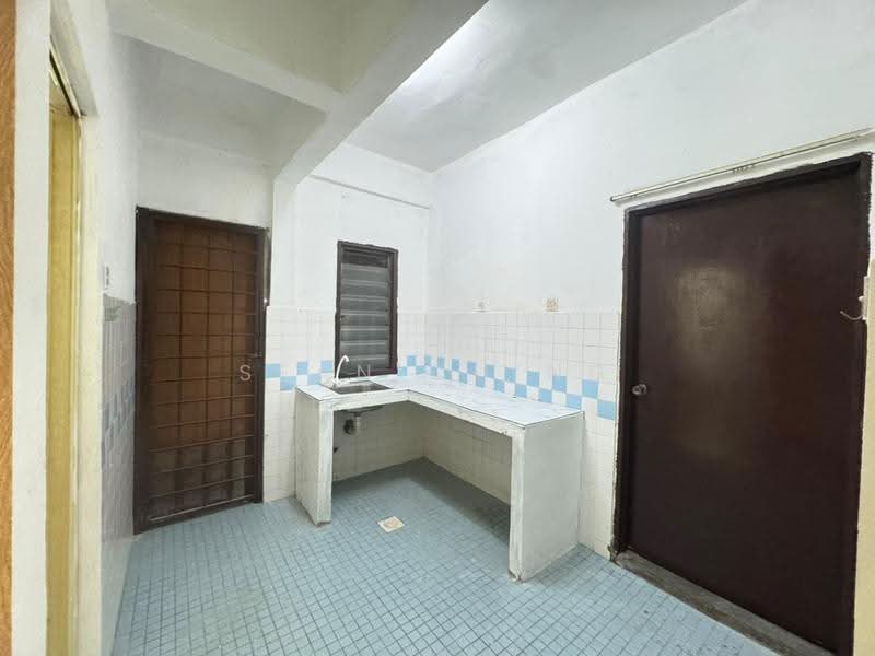 Rumah Teres 2-Tingkat untuk Disewa di Taman Cheras Jaya (Cheras) - Sean Ch’ng - Kitchen - PropertyGuru.com.my