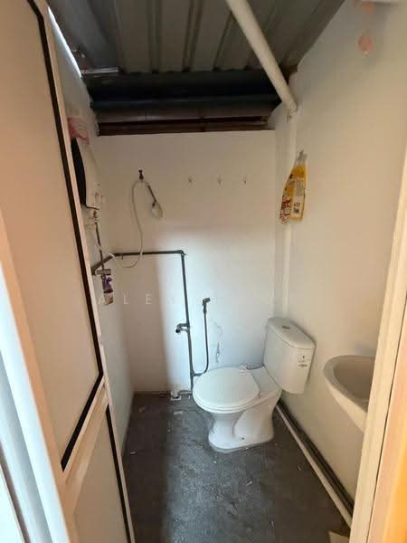 Kedai untuk Disewa di George Town (Penang) - Alex Thor - Bathroom - PropertyGuru.com.my