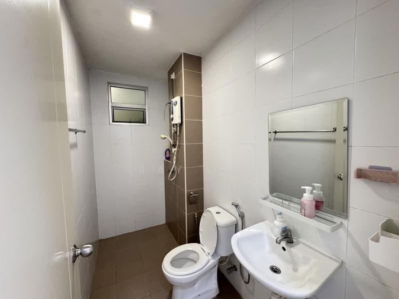 Condominium for Rent at Fairway Suites - Ray Lee - Bathroom - PropertyGuru.com.my