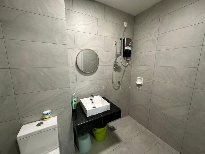 Kediaman Servis untuk Dijual di Sky Trees - Janice Teo - Bathroom - PropertyGuru.com.my