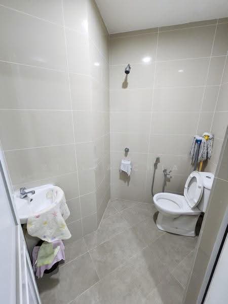 Condominium for Rent at The Straits View Condominium - Stella Chia - Bathroom - PropertyGuru.com.my