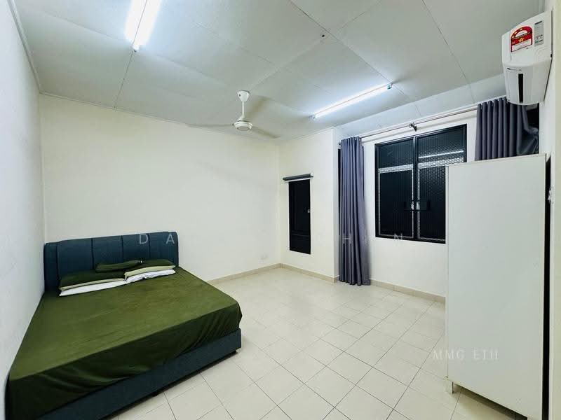 2-storey Terraced House for Sale in Bukit Raja (Selangor) - Darren Chen - Bedroom - PropertyGuru.com.my