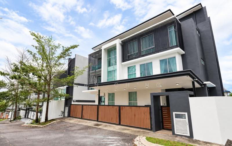 Rumah Berkembar untuk Disewa di Taman Desa Ros (Kajang) - Sean Ch’ng - Exterior - PropertyGuru.com.my