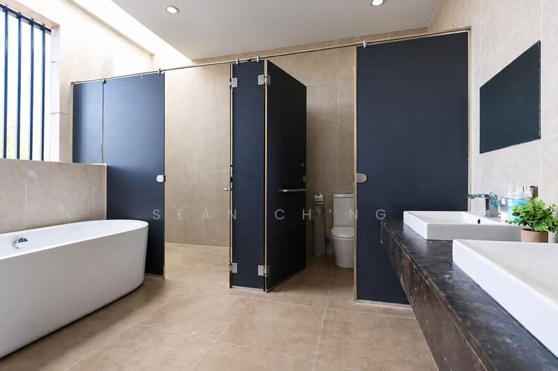 Rumah Berkembar untuk Disewa di Taman Desa Ros (Kajang) - Sean Ch’ng - Bathroom - PropertyGuru.com.my