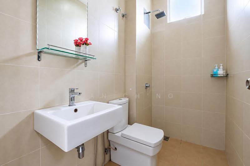 Rumah Berkembar untuk Disewa di Taman Desa Ros (Kajang) - Sean Ch’ng - Bathroom - PropertyGuru.com.my